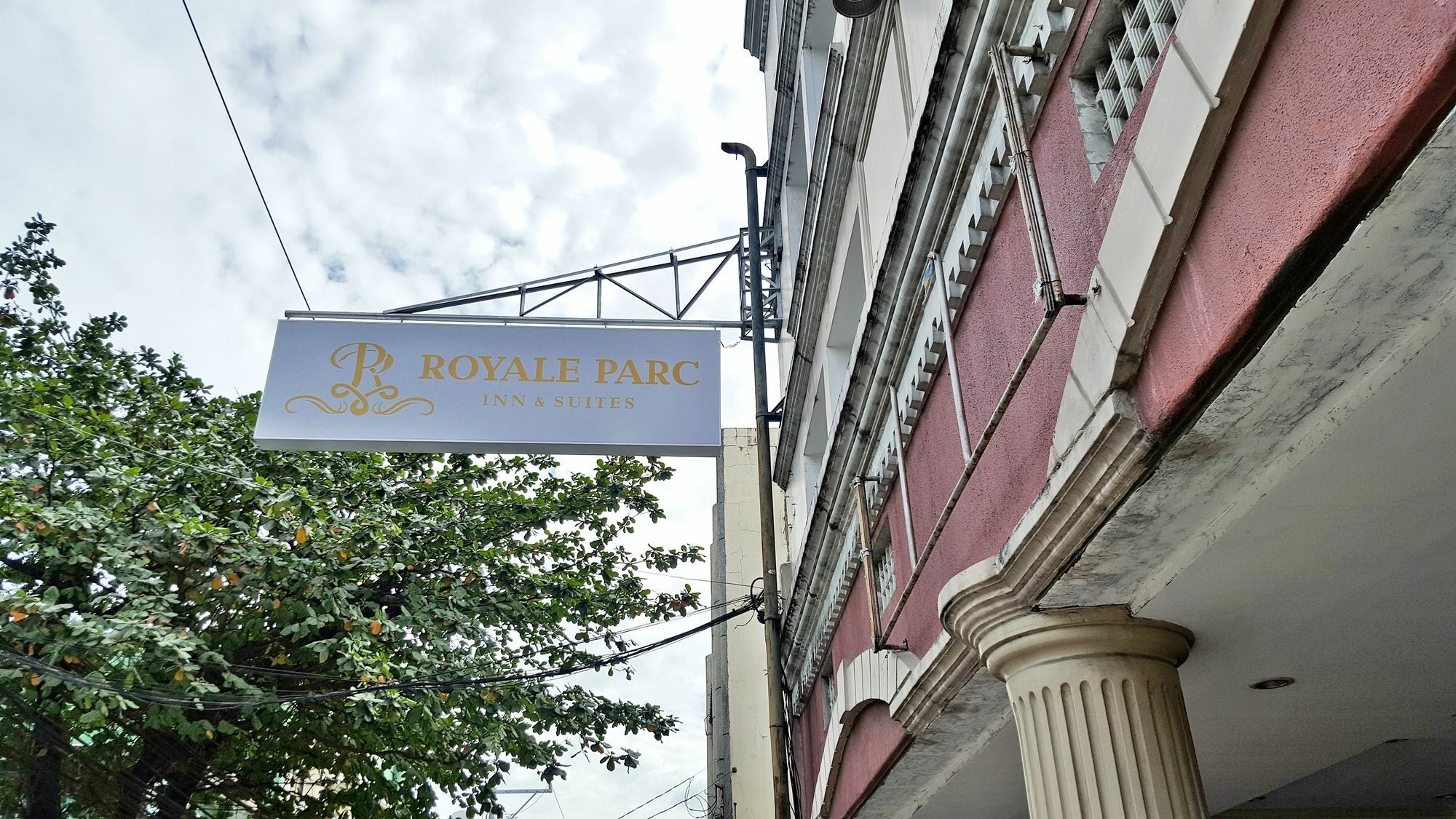 Royale Parc Inn & Suites Quezon City Dış mekan fotoğraf